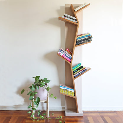 LIBRERO ÁRBOL EN MADERA NATURAL Y BLANQUEADO
