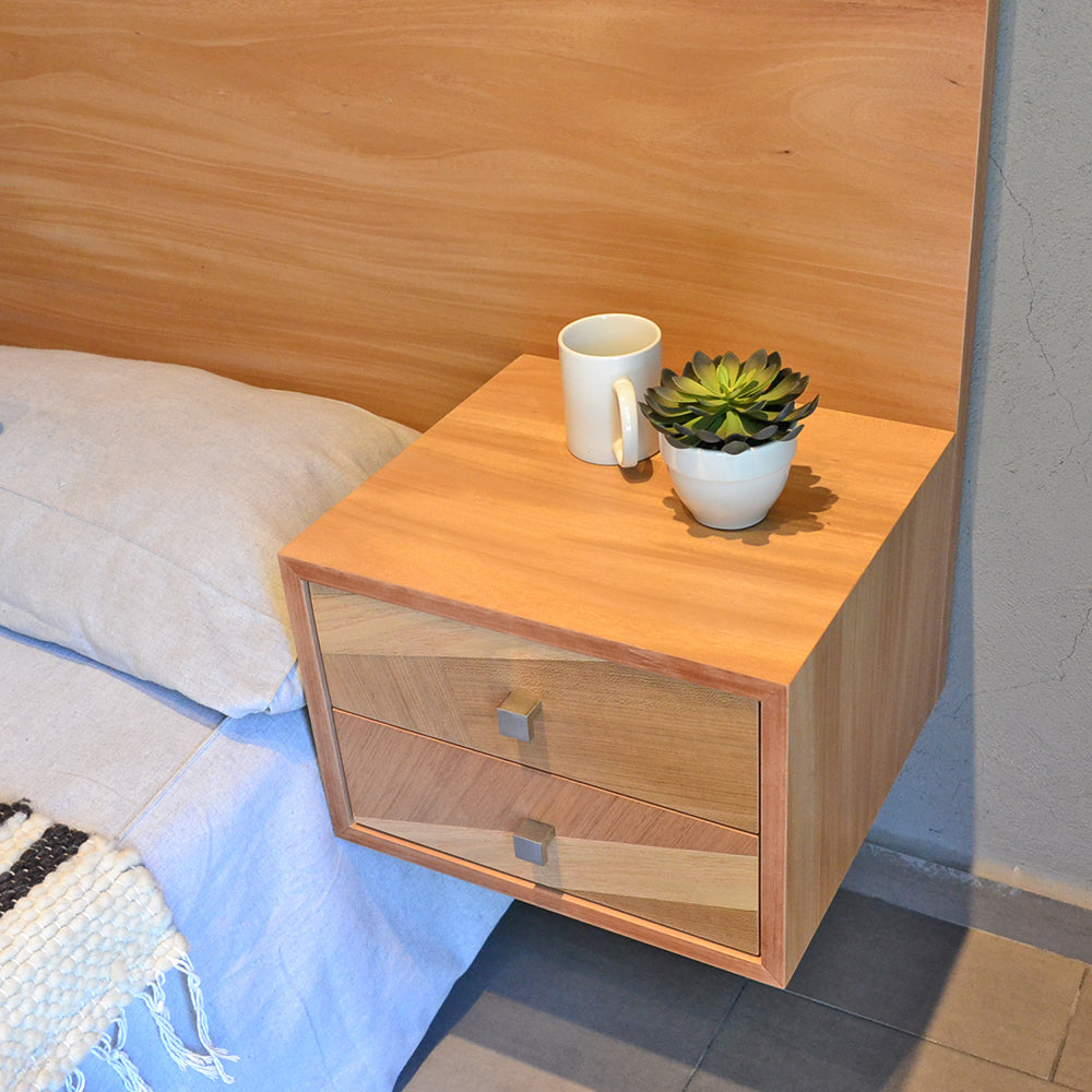 Respaldo de Cama Aconcagua con Veladores Dobles / Madera
